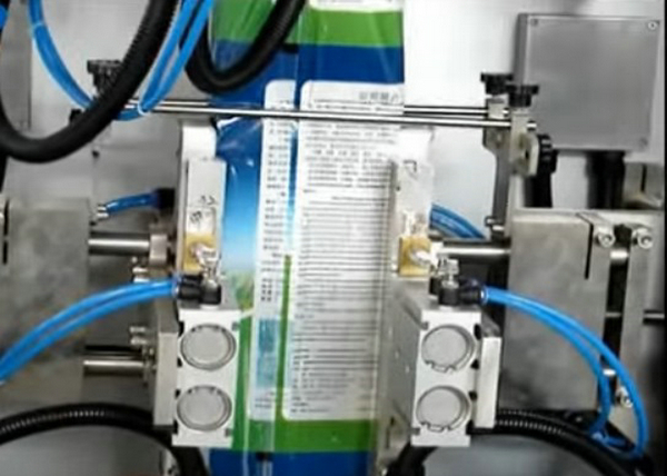 Verticale Automatische het Vullen en Verpakkingsmachine voor de Hoge Nauwkeurigheid van het Waspoeder